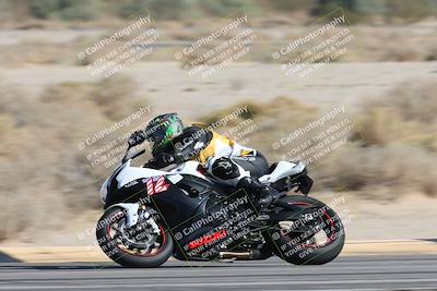 media/Nov-16-2025-Race Pace (Sun) [[8c5fa54630]]/Non Verified Riders (1st 20 Minutes)/4-Turn 16 (1116am)/